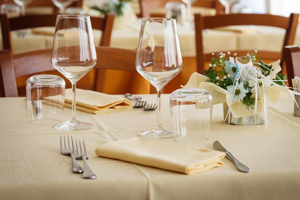 Hotel Ristorante Il Gabbiano Чечина Екстериор снимка
