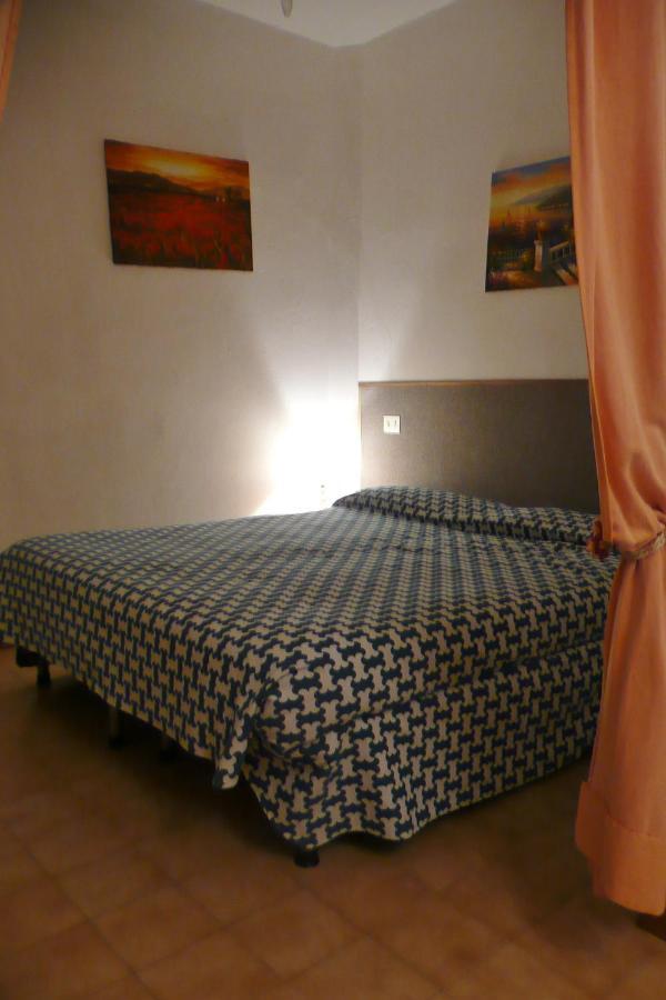 Hotel Ristorante Il Gabbiano Чечина Екстериор снимка